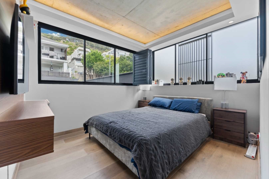 3 Bedroom Property for Sale in Sea Point Western Cape